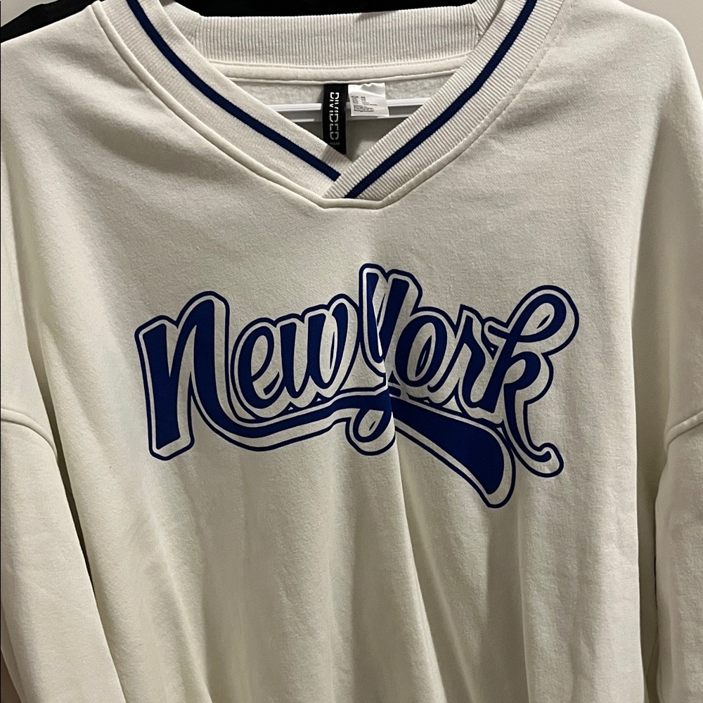 H&M White Sweatshirt with Blue New York Print